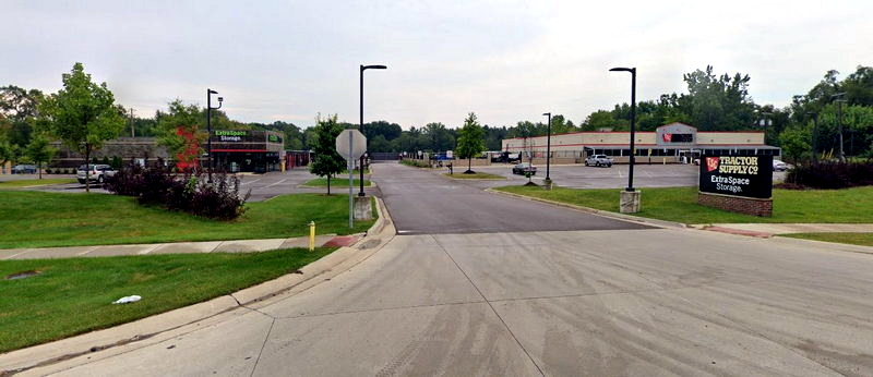 Garland Place Motel - Street View Now Tractor Supply (newer photo)